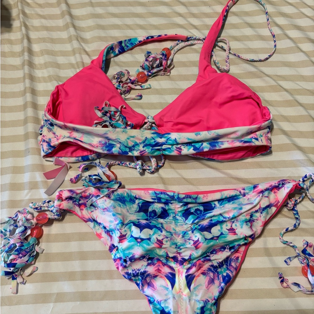 VS reversible bikini. Size medium - Picture 2 of 4